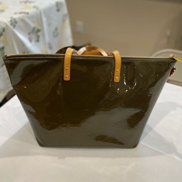 Louis Vuitton Bellevue Handbag Monogram Vernis PM Green - Picture 2 of 11
